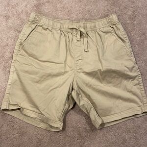 Khaki shorts L